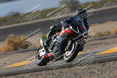 media/Dec-18-2022-SoCal Trackdays (Sun) [[8099a50955]]/Turn 14 (940am)/